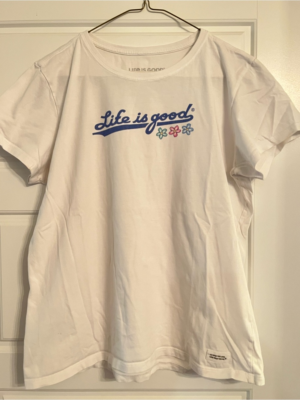 Life is Good Women’s Large T